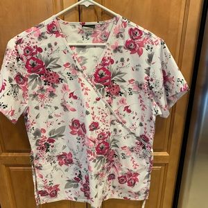 Women’s scrub top